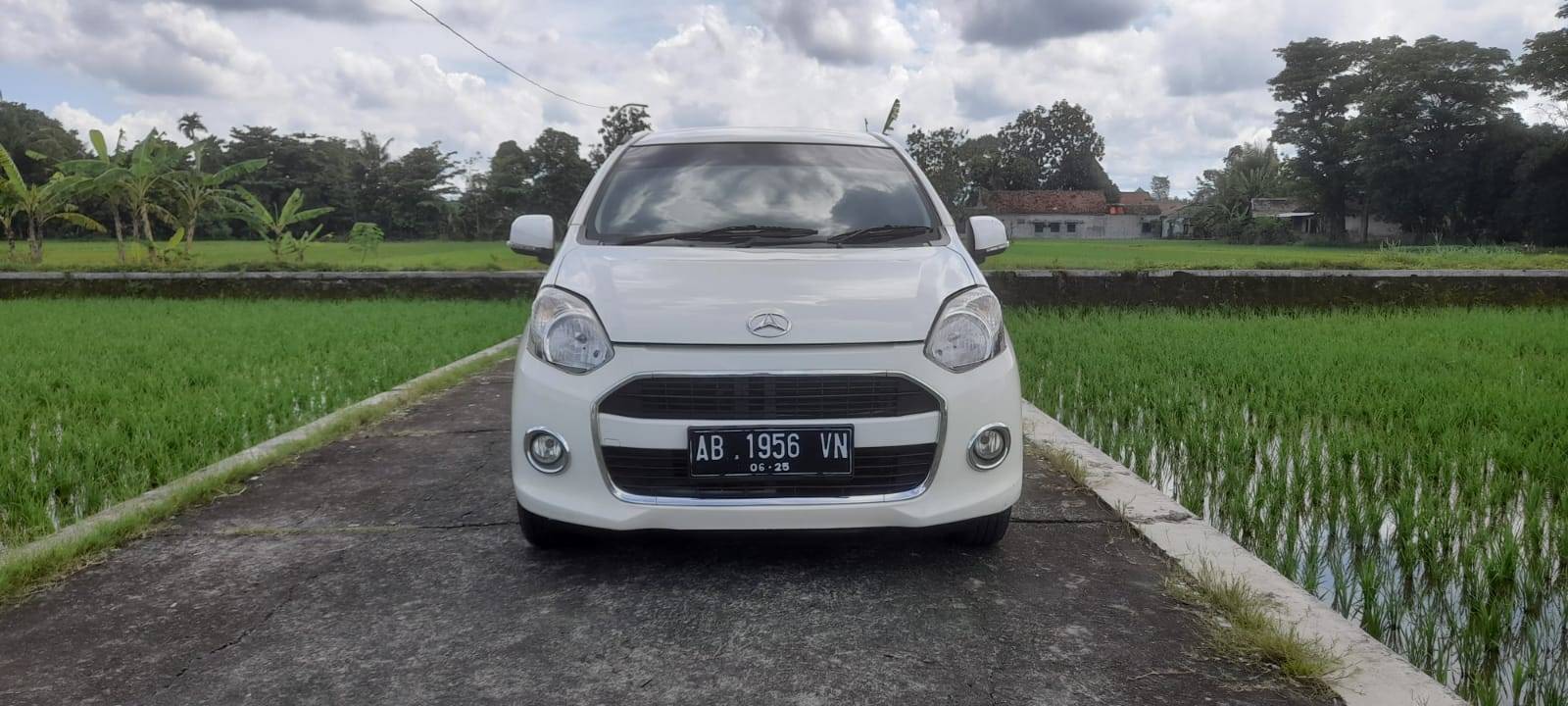 2015 Daihatsu Ayla 1.0L X MT Bekas