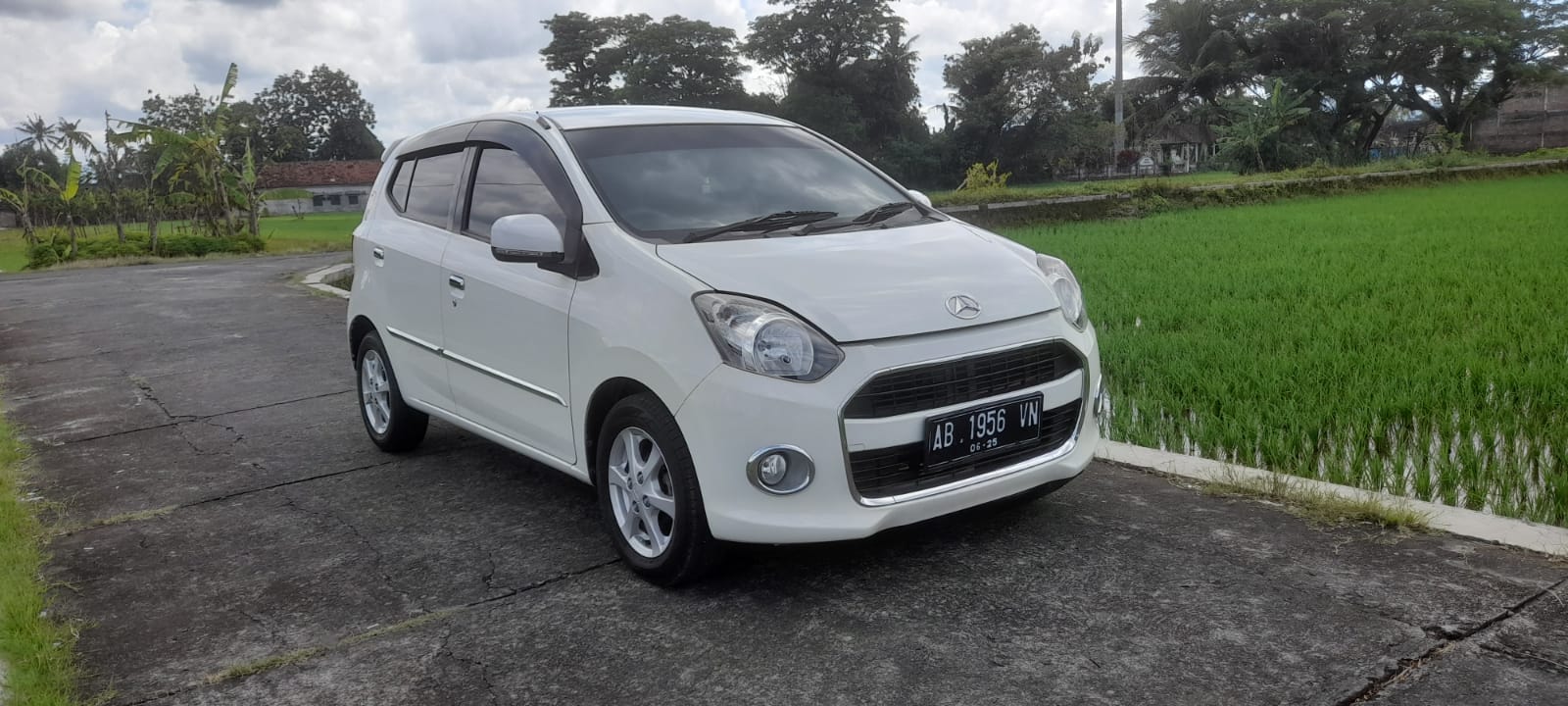 2015 Daihatsu Ayla 2015 Daihatsu Ayla