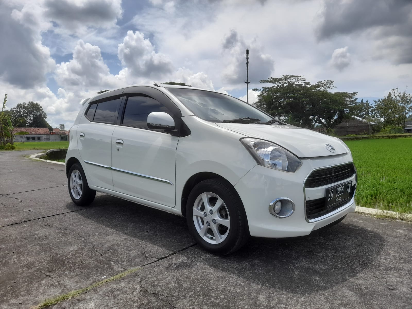 2015 Daihatsu Ayla 2015 Daihatsu Ayla