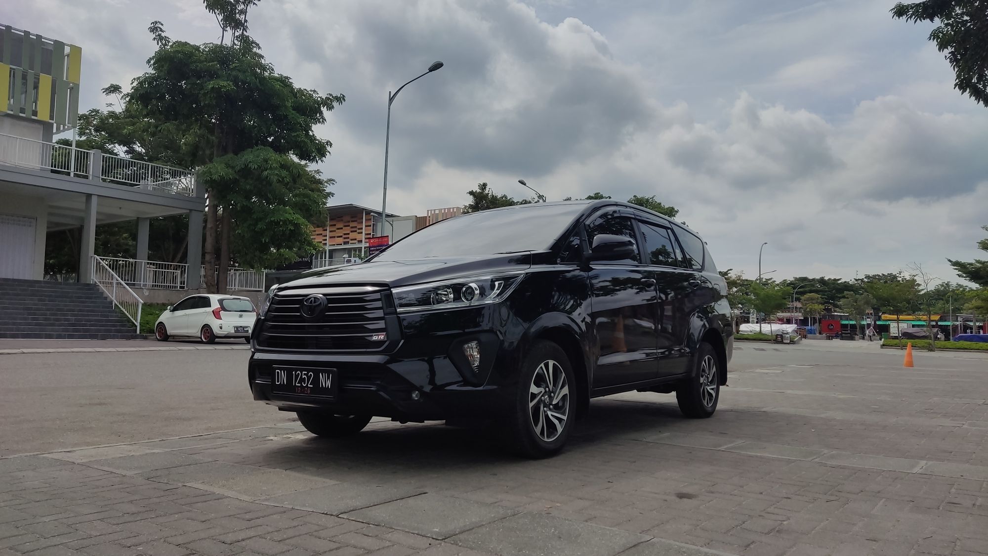 2021 Toyota Kijang Innova Bekas 2021 Toyota Kijang Innova Bekas