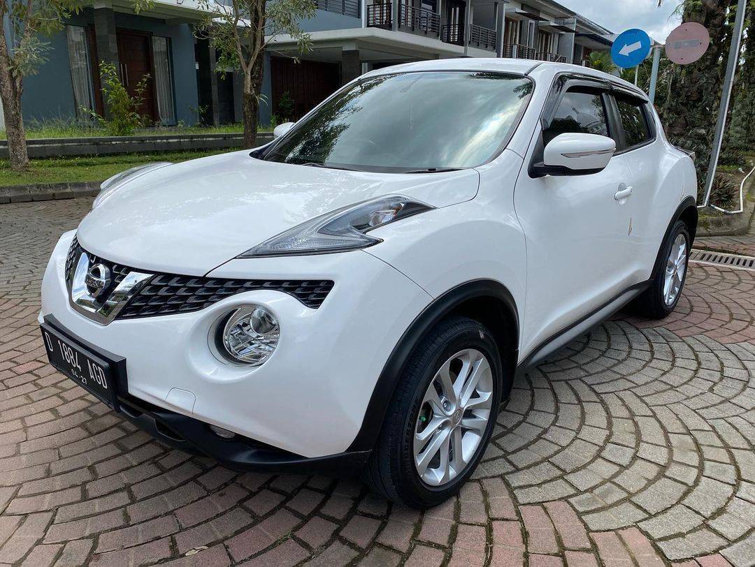 2016 Nissan Juke 1.5 Revolt CVT Red Interior 1.5 Revolt CVT Red Interior tua
