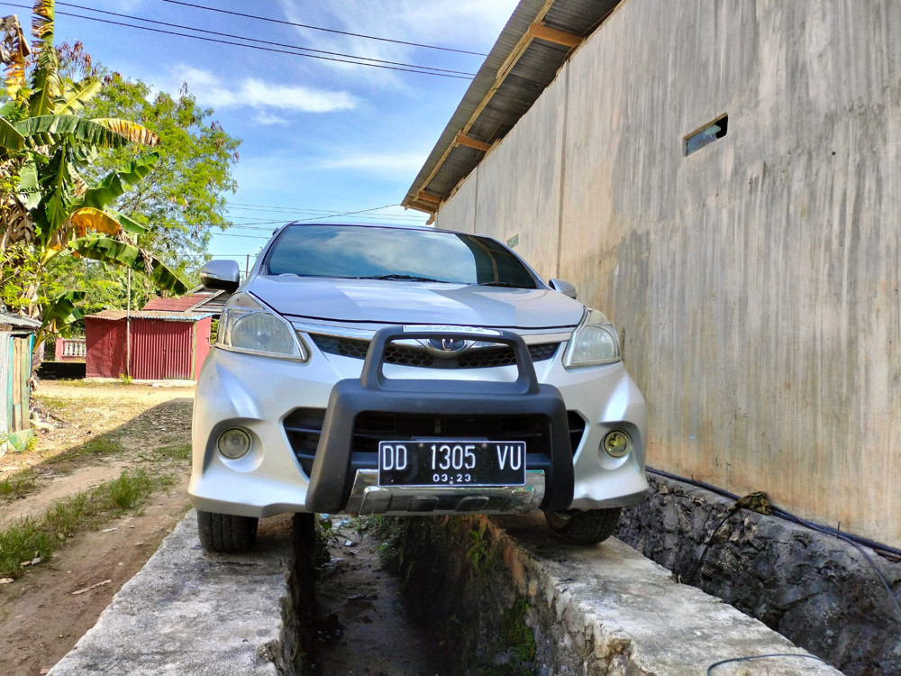 2013 Toyota Avanza Veloz  1.5 AT