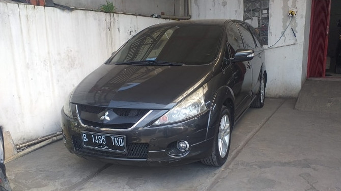 Second Hand 2010 Mitsubishi Grandis Second Hand 2010 Mitsubishi Grandis