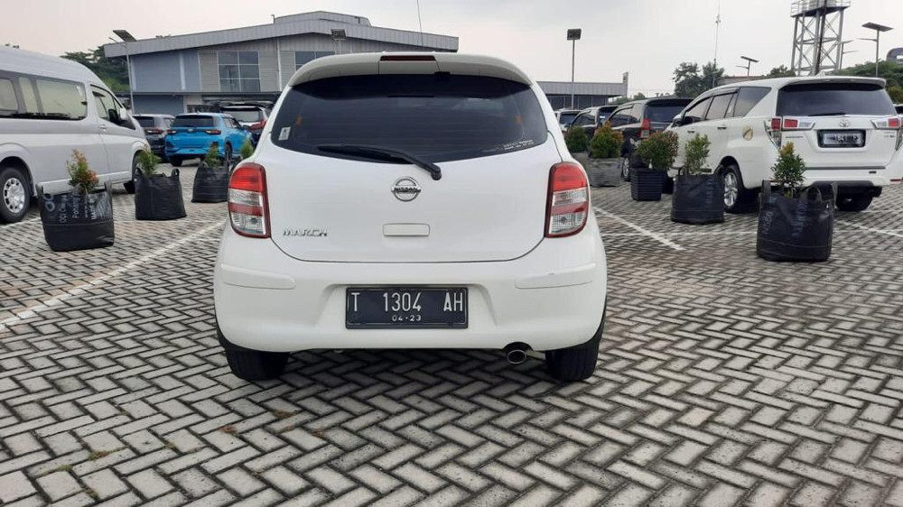 2013 Nissan March 1.2L XS AT 2013 Nissan March 1.2L XS AT