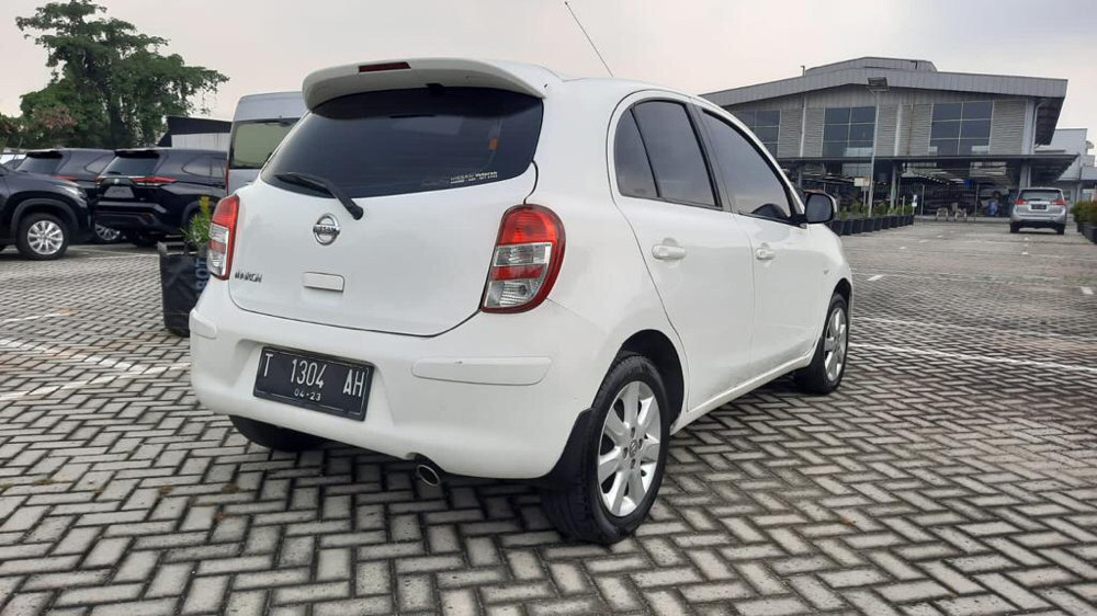 2013 Nissan March 1.2L XS AT 2013 Nissan March 1.2L XS AT