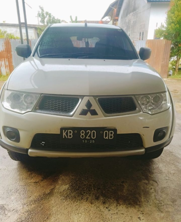 2011 Mitsubishi Pajero Sport Bekas 2011 Mitsubishi Pajero Sport Bekas