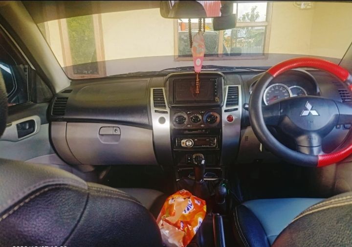 2011 Mitsubishi Pajero Sport 2011 Mitsubishi Pajero Sport