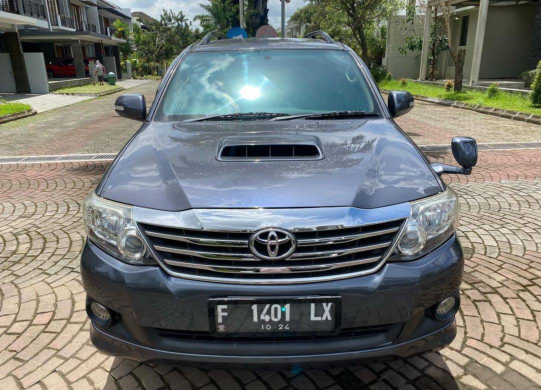 2013 Toyota Fortuner  Bekas 2013 Toyota Fortuner  Bekas