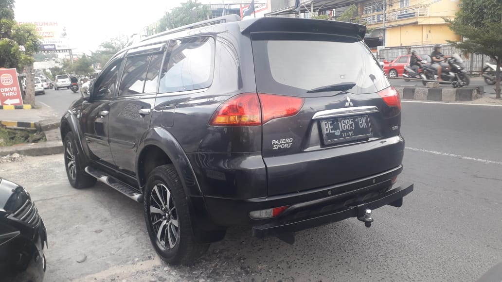 2011 Mitsubishi Pajero Sport  2011 Mitsubishi Pajero Sport