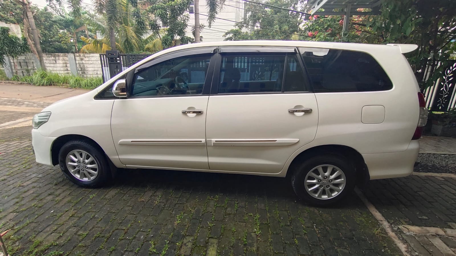 2015 Toyota Kijang Innova 2015 Toyota Kijang Innova