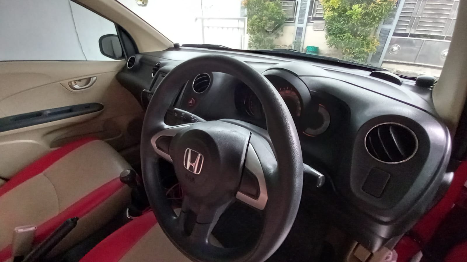 2015 Honda Brio  1.2 SATYA DD1 E M/T MNB 2015 Honda Brio  1.2 SATYA DD1 E M/T MNB