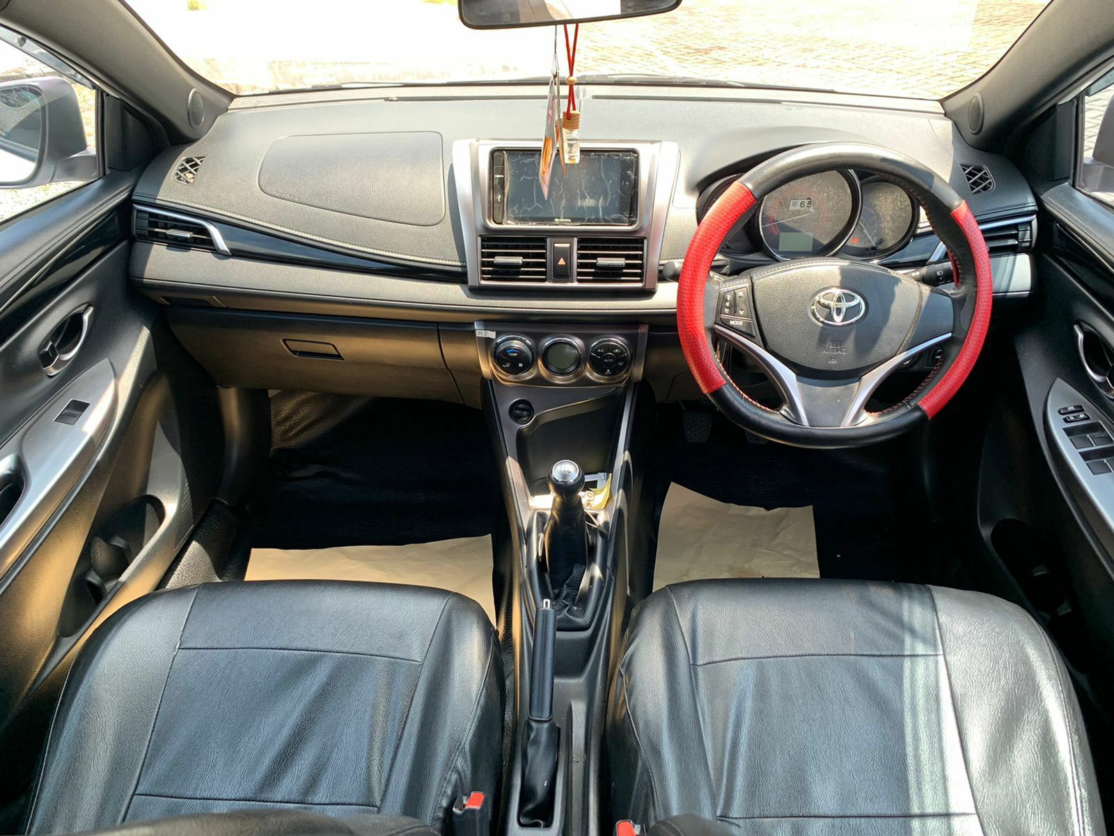 2017 Toyota Yaris Heykers 2017 Toyota Yaris Heykers