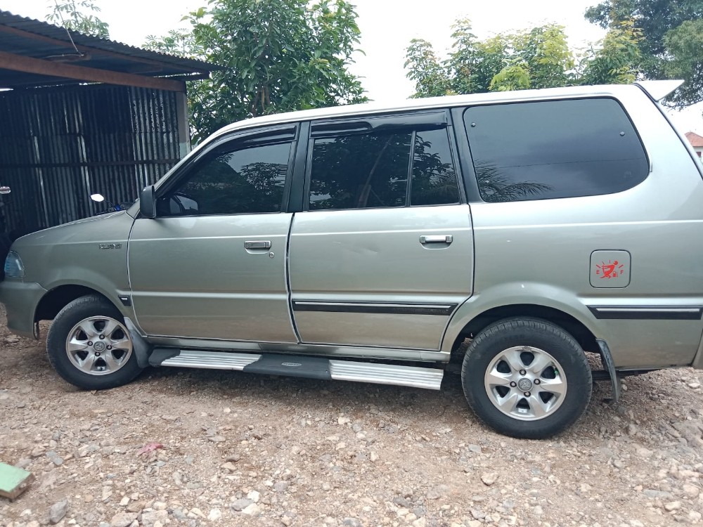 2002 Toyota Kijang