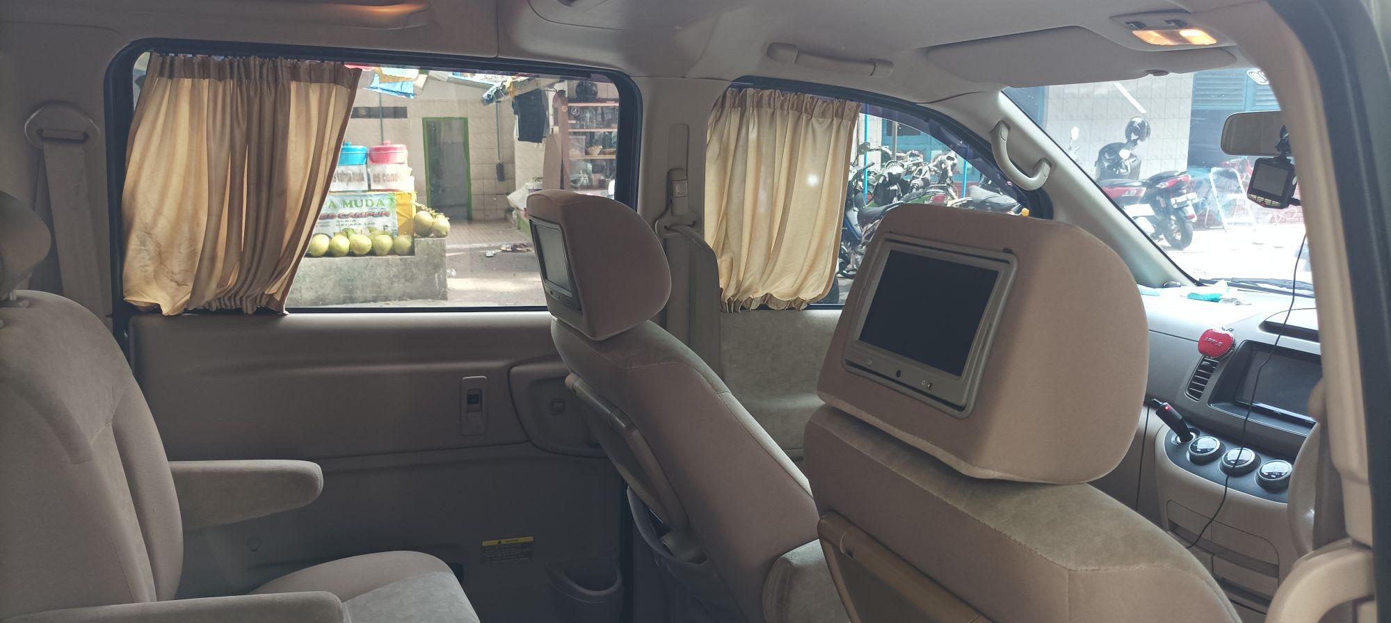 2012 Nissan Serena 2012 Nissan Serena