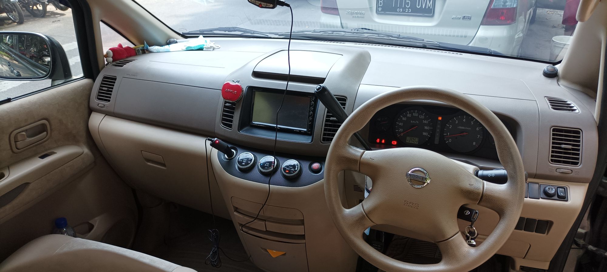 2012 Nissan Serena 2012 Nissan Serena