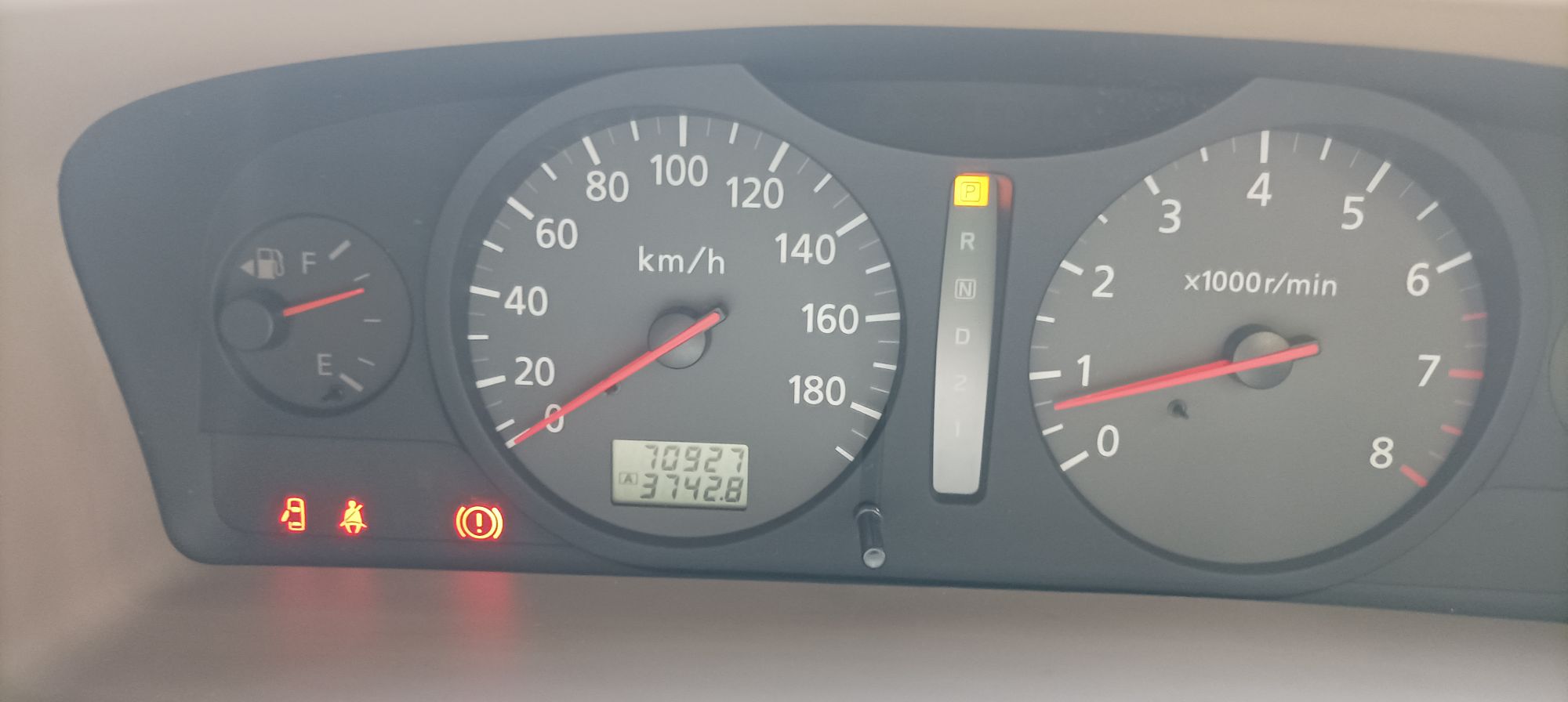 2012 Nissan Serena 2012 Nissan Serena