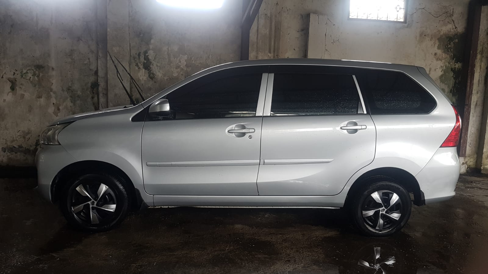 2016 Daihatsu Grand Xenia 2016 Daihatsu Grand Xenia