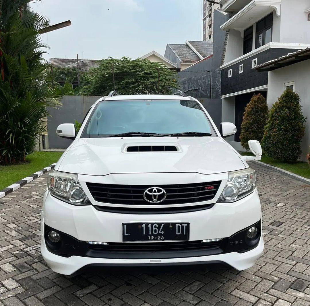 2013 Toyota Fortuner  4X4 2.4 G AT DIESEL Bekas