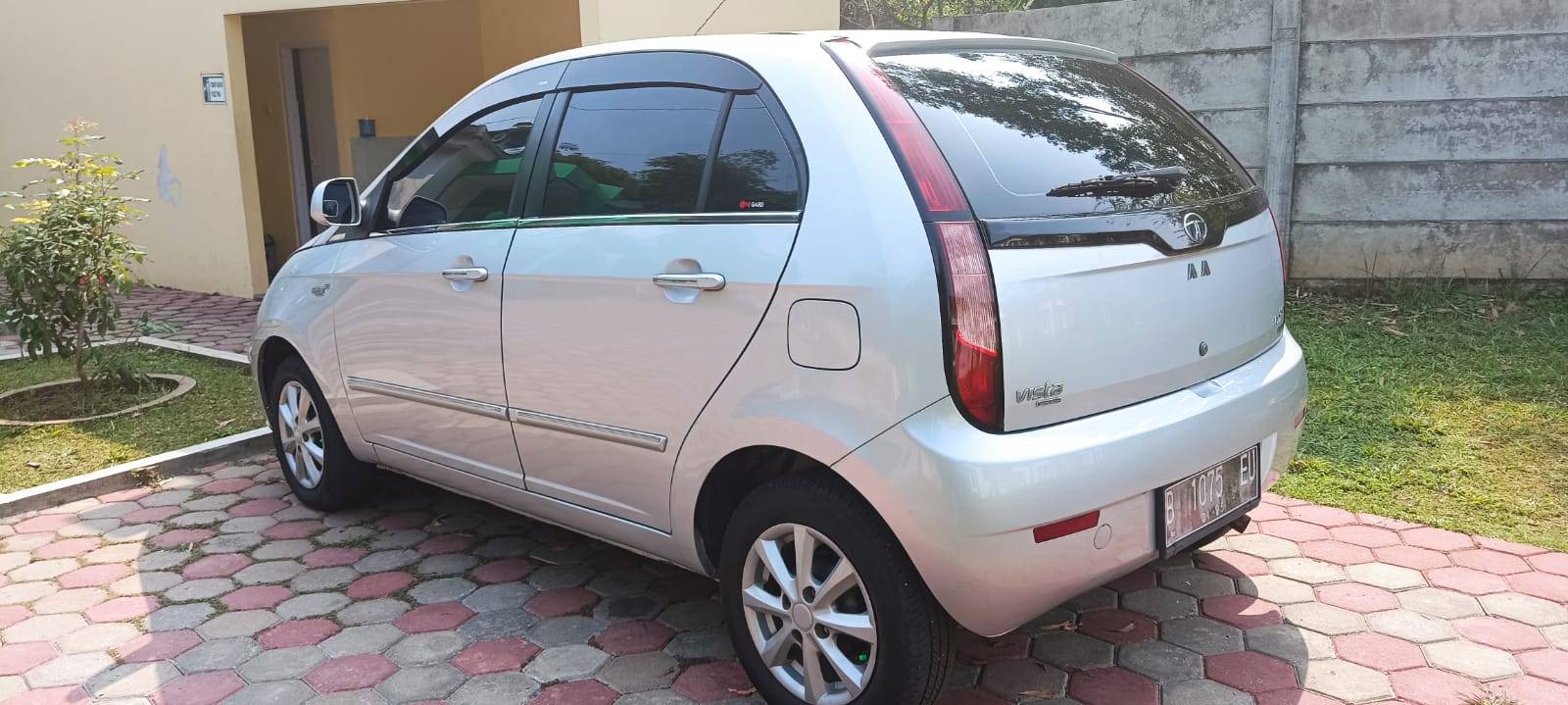 2013 Tata Vista 2013 Tata Vista