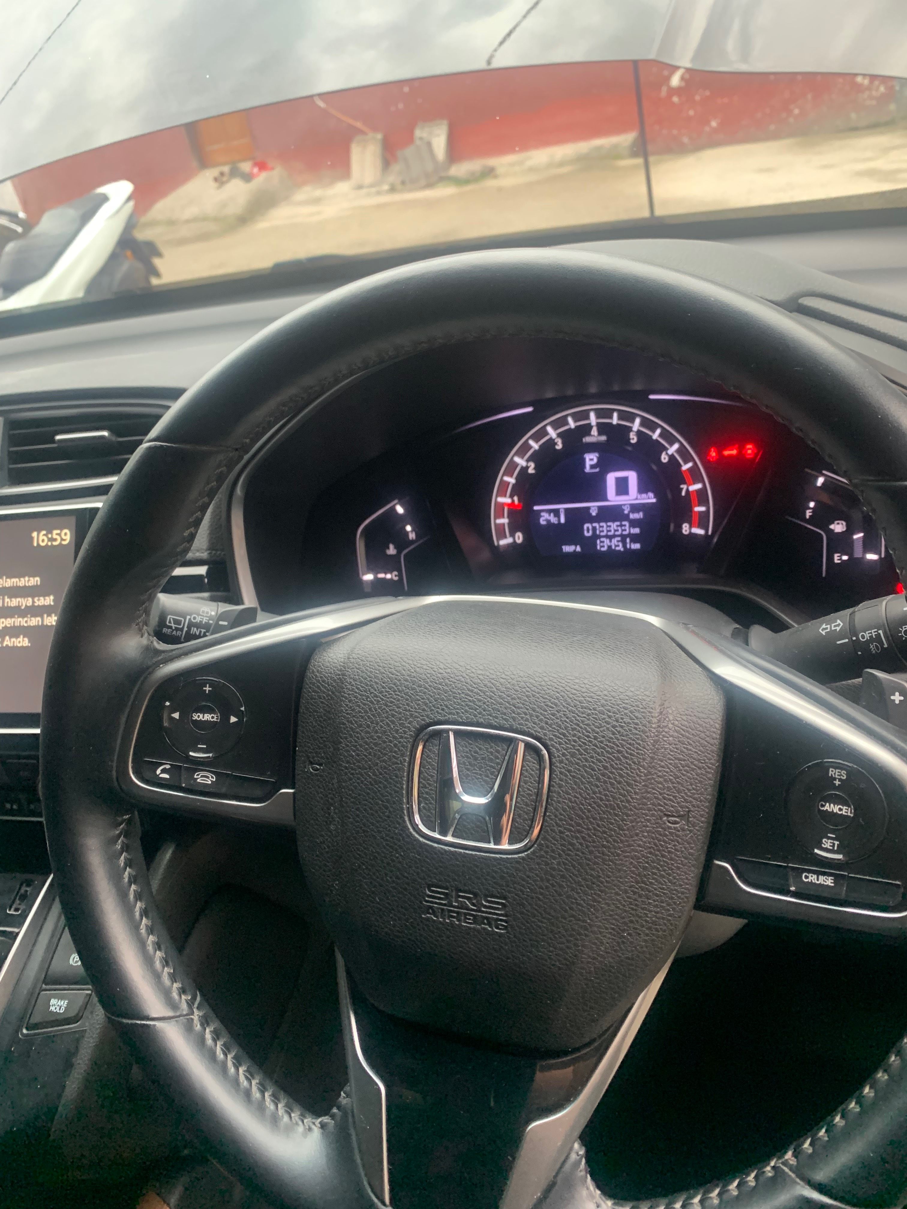 Old 2017 Honda CRV  1.5 TURBO PRESTIGE CVT 1.5 TURBO PRESTIGE CVT