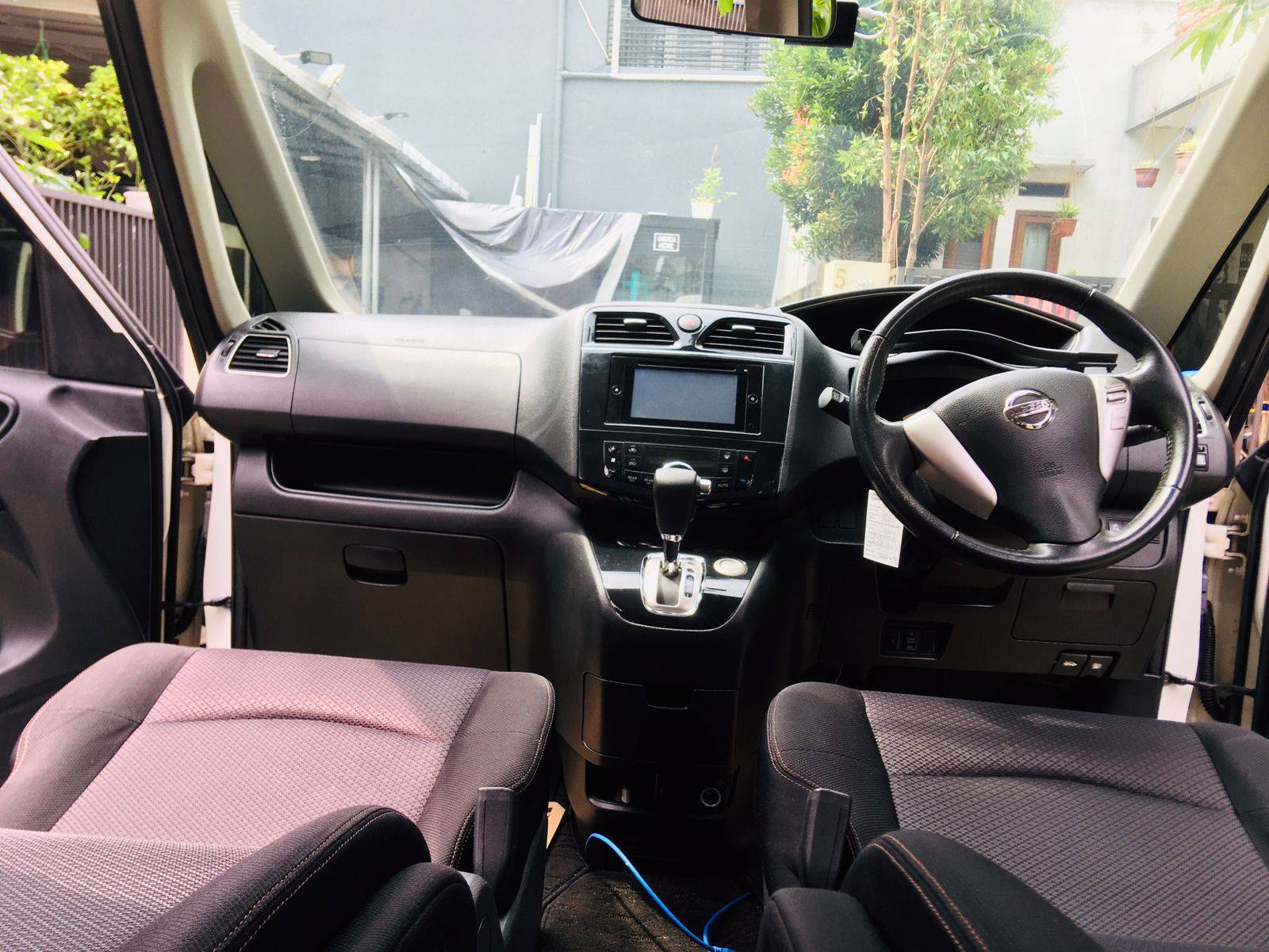 2014 Nissan Serena 2014 Nissan Serena