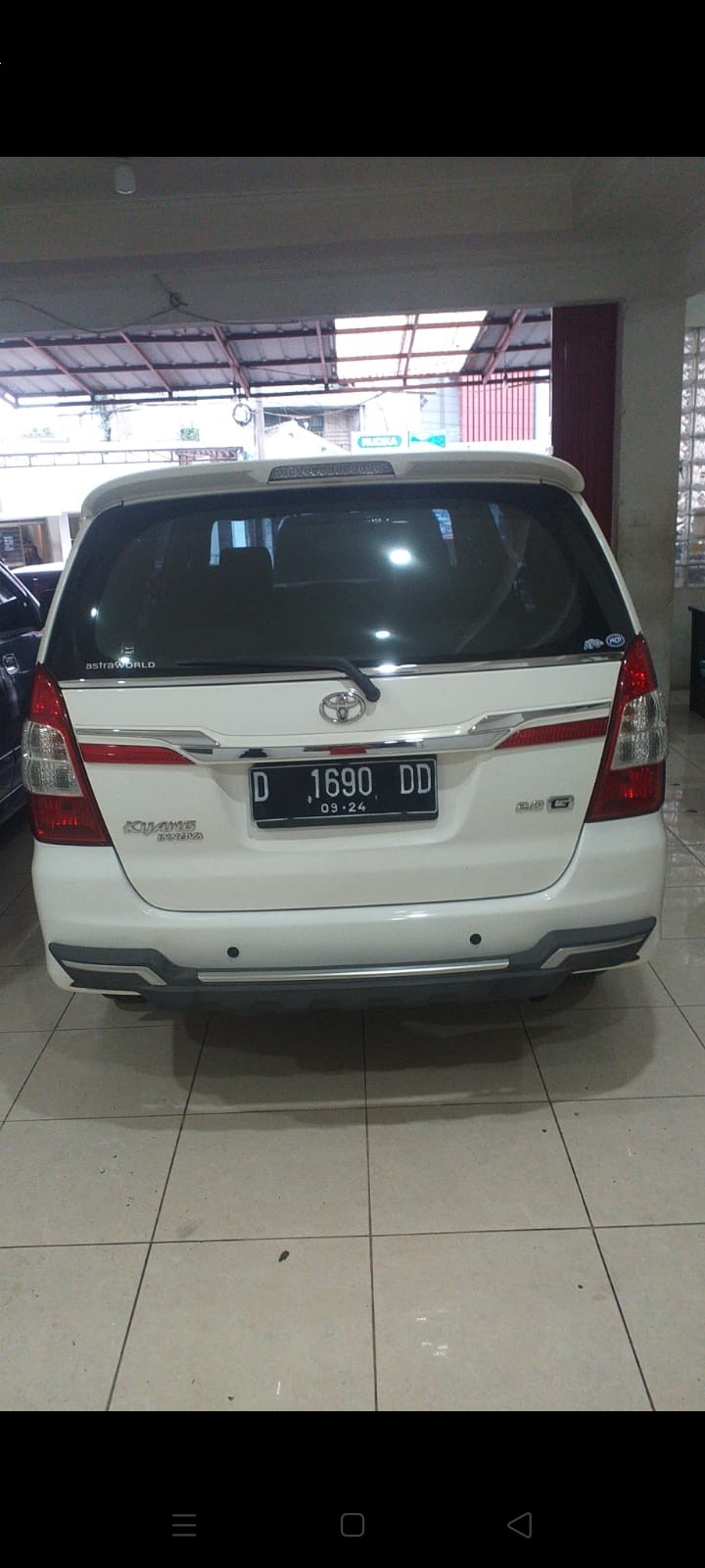 2014 Toyota Kijang Innova G LUXURY AT BENSIN 2014 Toyota Kijang Innova G LUXURY AT BENSIN