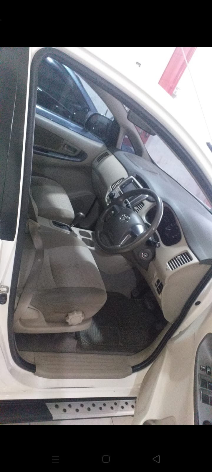 2014 Toyota Kijang Innova G LUXURY AT BENSIN 2014 Toyota Kijang Innova G LUXURY AT BENSIN