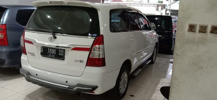 2014 Toyota Kijang Innova G LUXURY AT BENSIN 2014 Toyota Kijang Innova G LUXURY AT BENSIN