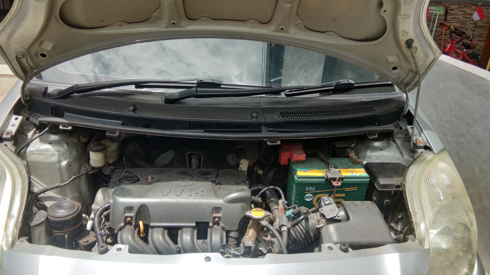 2011 Toyota Yaris  J AT 2011 Toyota Yaris  J AT