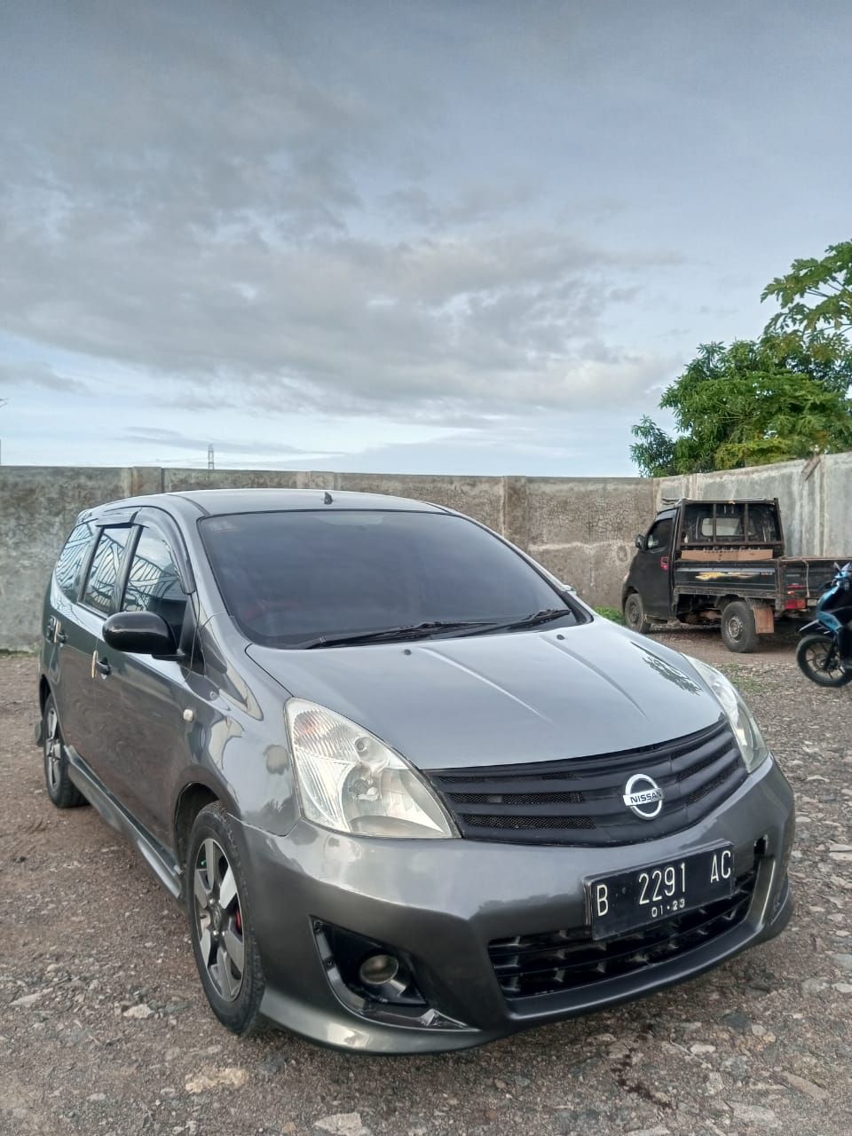 2007 Nissan Grand Livina Bekas 2007 Nissan Grand Livina Bekas