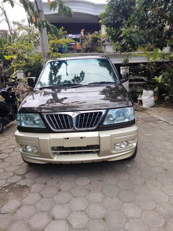 2002 Mitsubishi Kuda