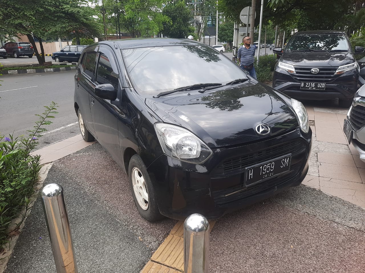 2016 Daihatsu Ayla  1.0 D MT Bekas 2016 Daihatsu Ayla  1.0 D MT Bekas