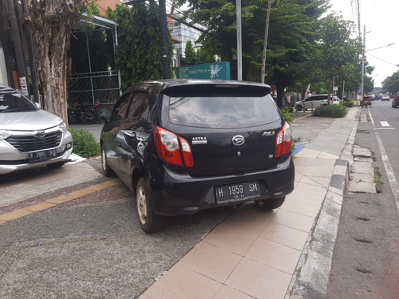 2016 Daihatsu Ayla  1.0 D MT 2016 Daihatsu Ayla  1.0 D MT