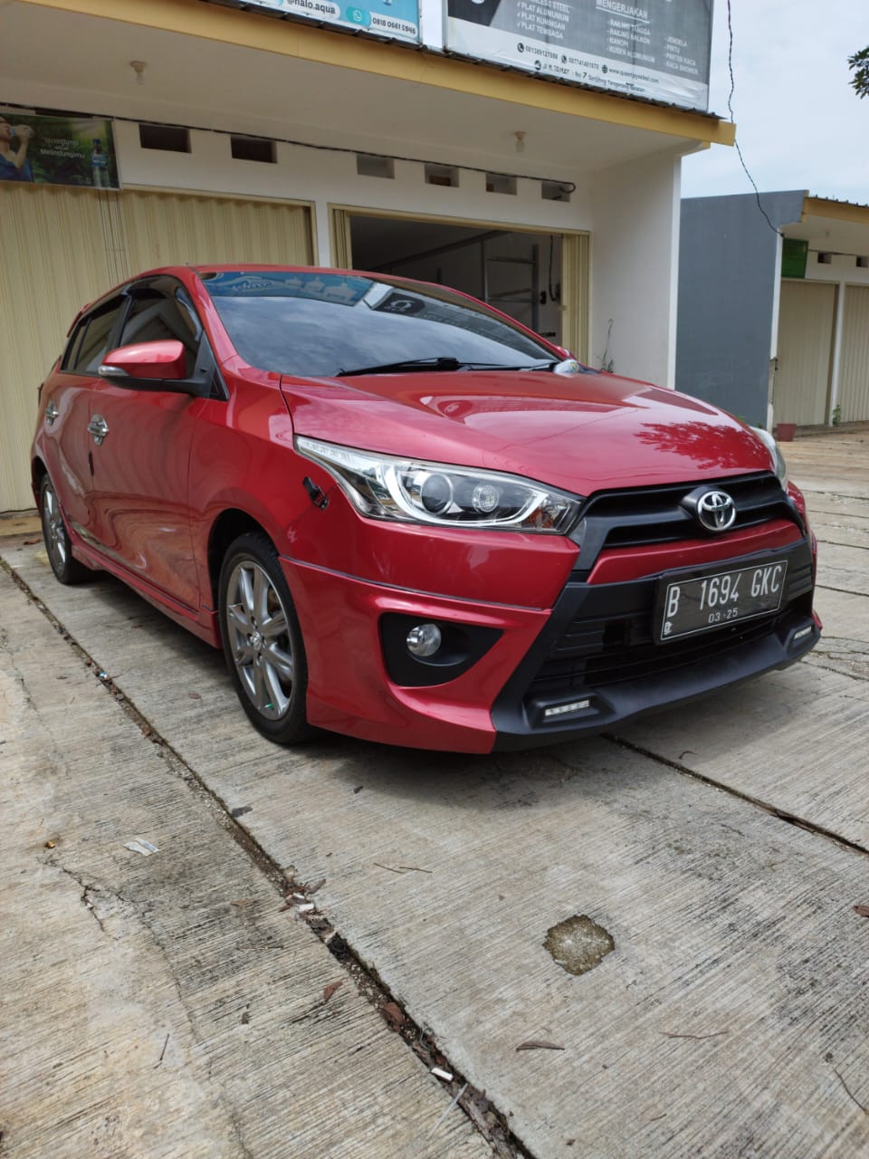 Second Hand 2015 Toyota Yaris Heykers 1.5 S TRD AT Second Hand 2015 Toyota Yaris Heykers 1.5 S TRD AT