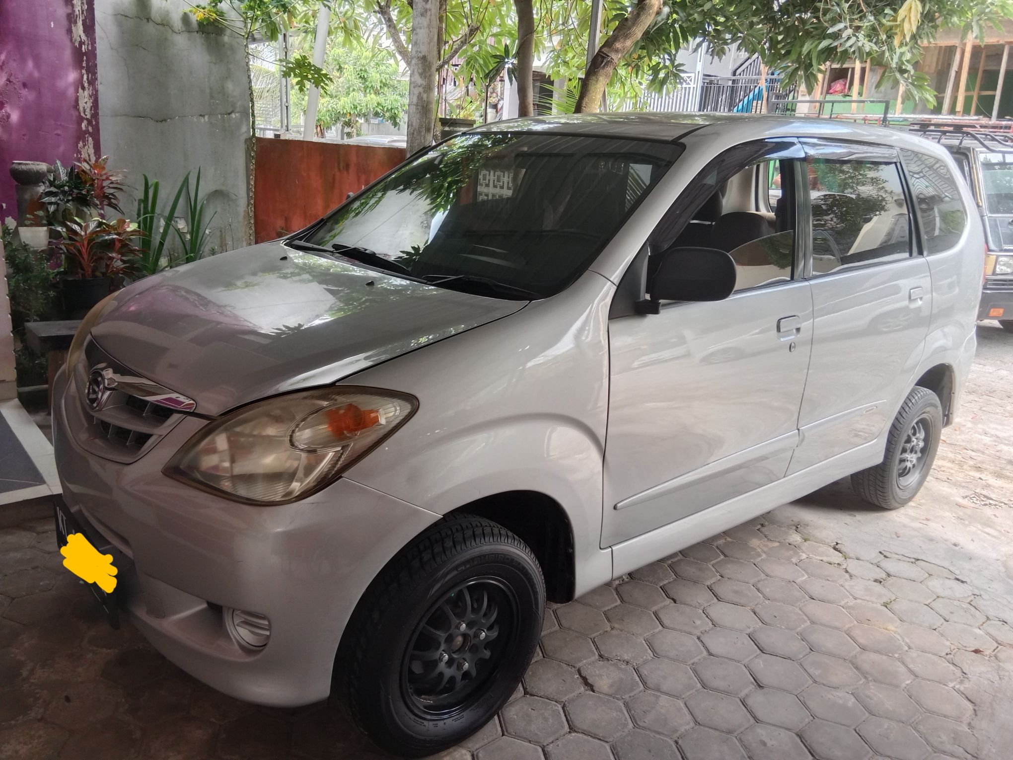 2011 Daihatsu Xenia Bekas 2011 Daihatsu Xenia Bekas