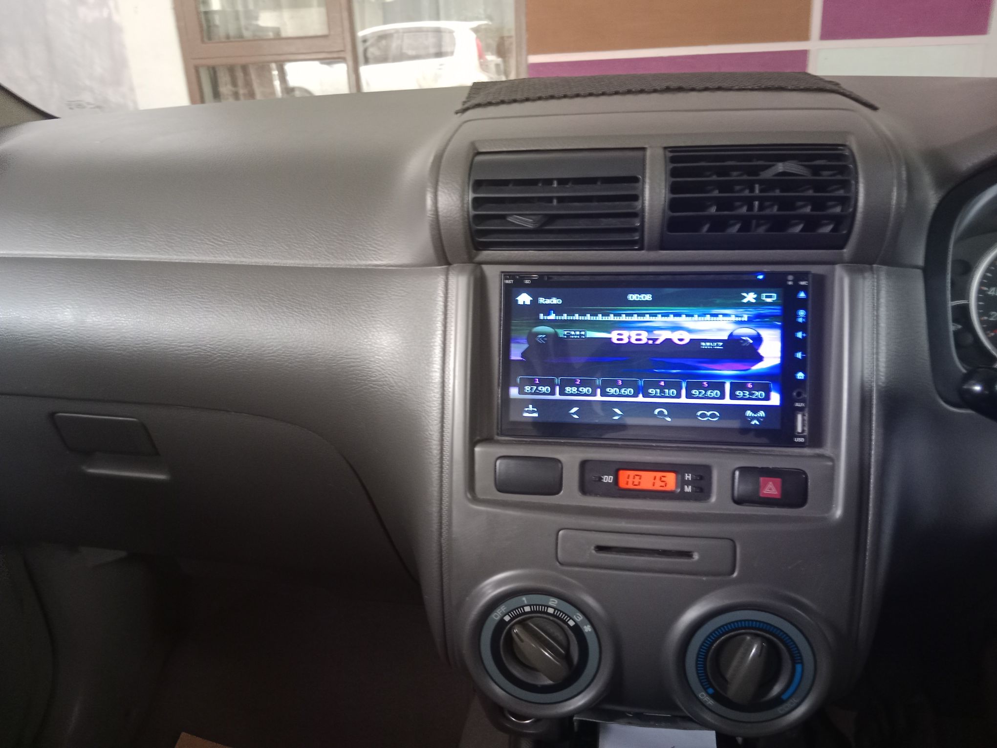 2011 Daihatsu Xenia 2011 Daihatsu Xenia