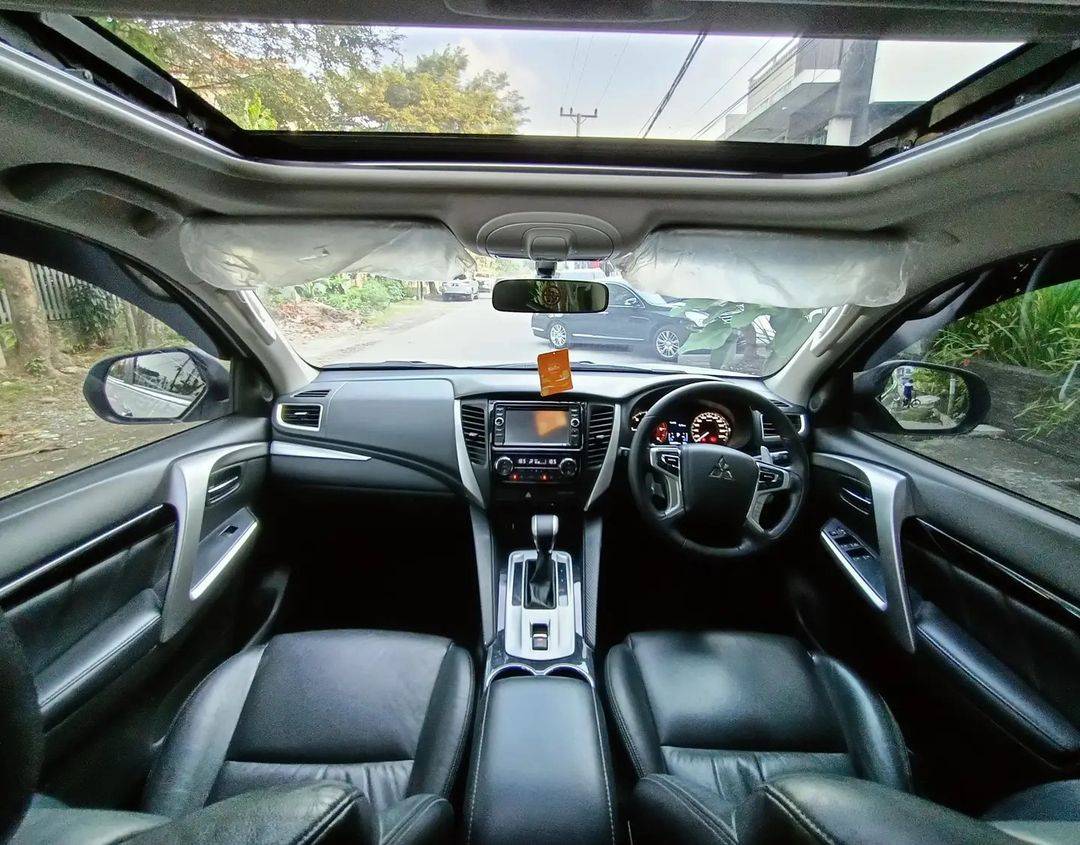 2017 Mitsubishi Pajero Sport Dakar AT 4x2 2017 Mitsubishi Pajero Sport Dakar AT 4x2