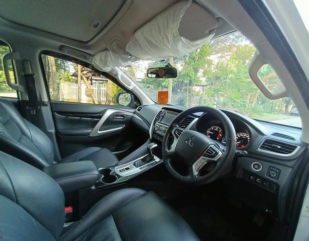 2017 Mitsubishi Pajero Sport Dakar AT 4x2 2017 Mitsubishi Pajero Sport Dakar AT 4x2