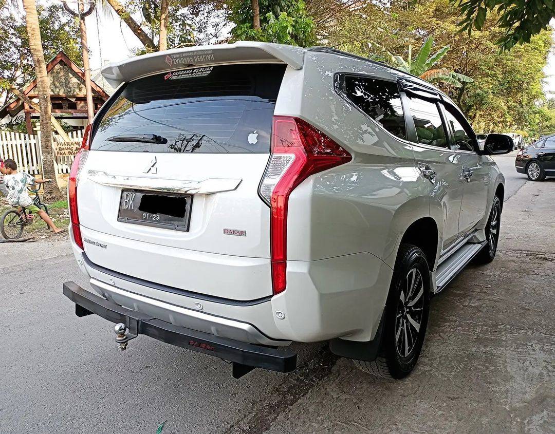 2017 Mitsubishi Pajero Sport Dakar AT 4x2 2017 Mitsubishi Pajero Sport Dakar AT 4x2