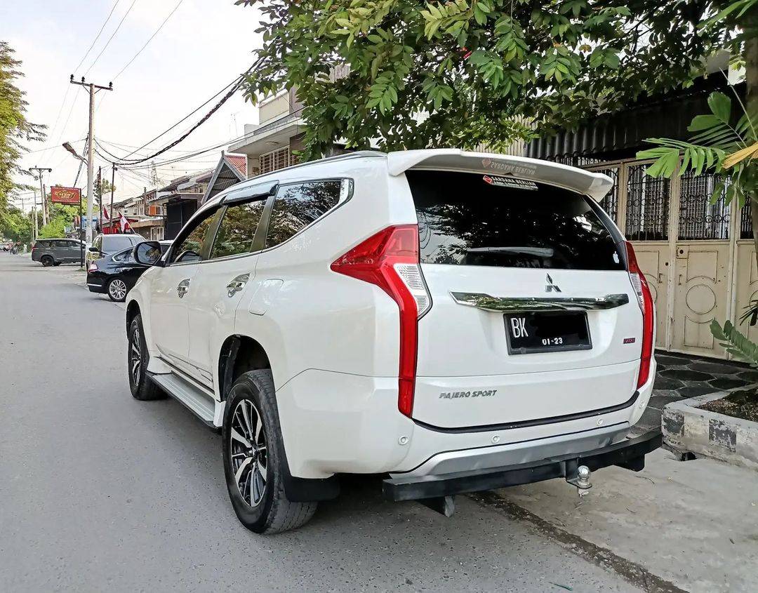 2017 Mitsubishi Pajero Sport Dakar AT 4x2 2017 Mitsubishi Pajero Sport Dakar AT 4x2