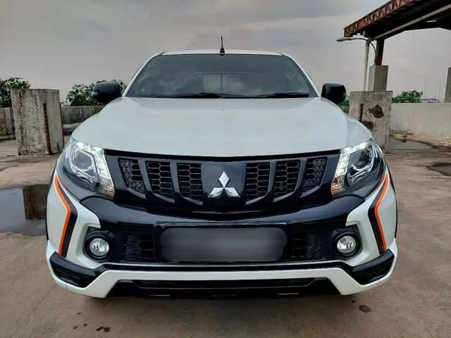 2018 Mitsubishi Strada Triton DC 4X4 2.5 EXCEED AT Bekas 2018 Mitsubishi Strada Triton DC 4X4 2.5 EXCEED AT Bekas