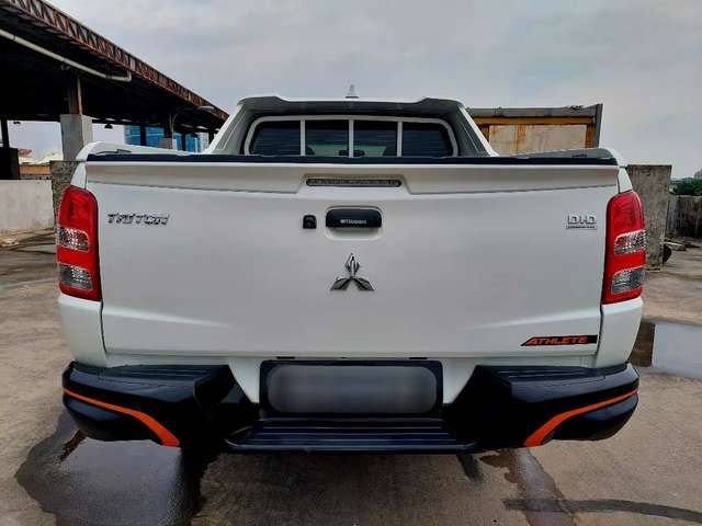 2018 Mitsubishi Strada Triton DC 4X4 2.5 EXCEED AT 2018 Mitsubishi Strada Triton DC 4X4 2.5 EXCEED AT