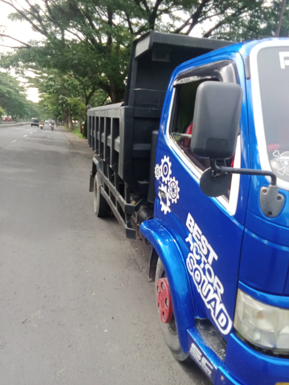 2012 Mitsubishi L300  2.5L Pick Up Box MT 2012 Mitsubishi L300  2.5L Pick Up Box MT