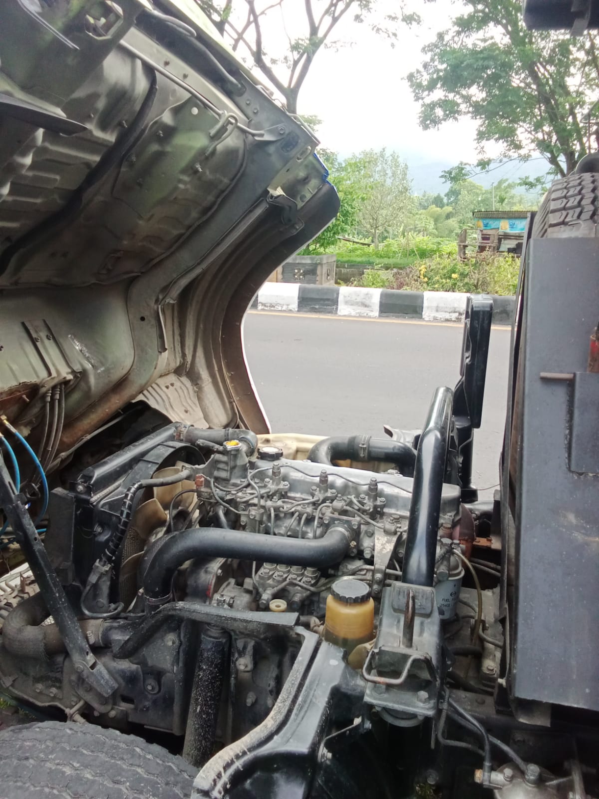 2012 Mitsubishi L300  2.5L Pick Up Box MT 2012 Mitsubishi L300  2.5L Pick Up Box MT