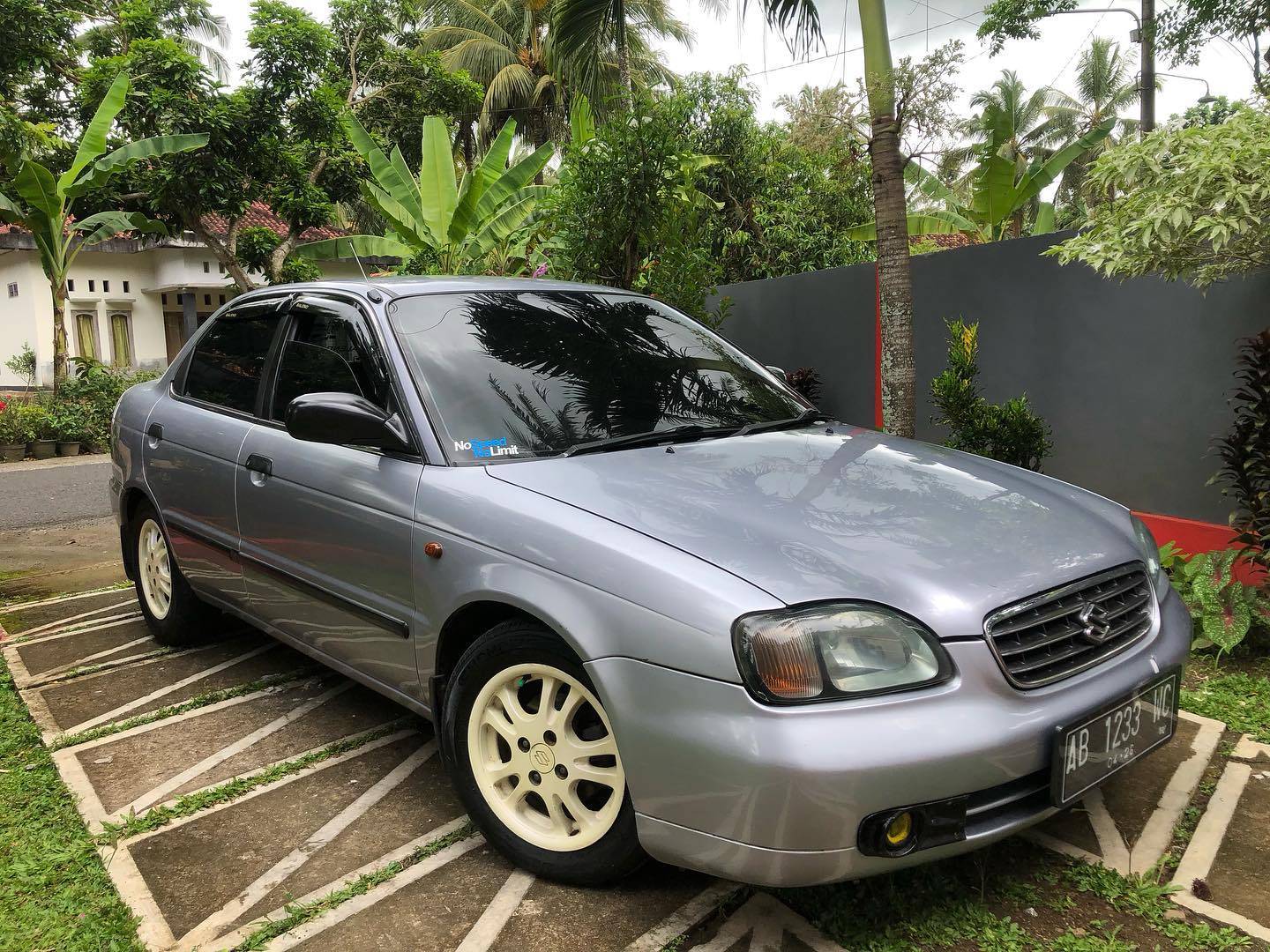 Second Hand 2002 Suzuki Baleno