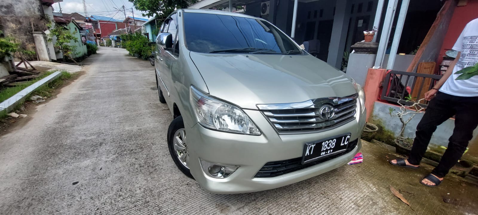 2012 Toyota Innova 2012 Toyota Innova