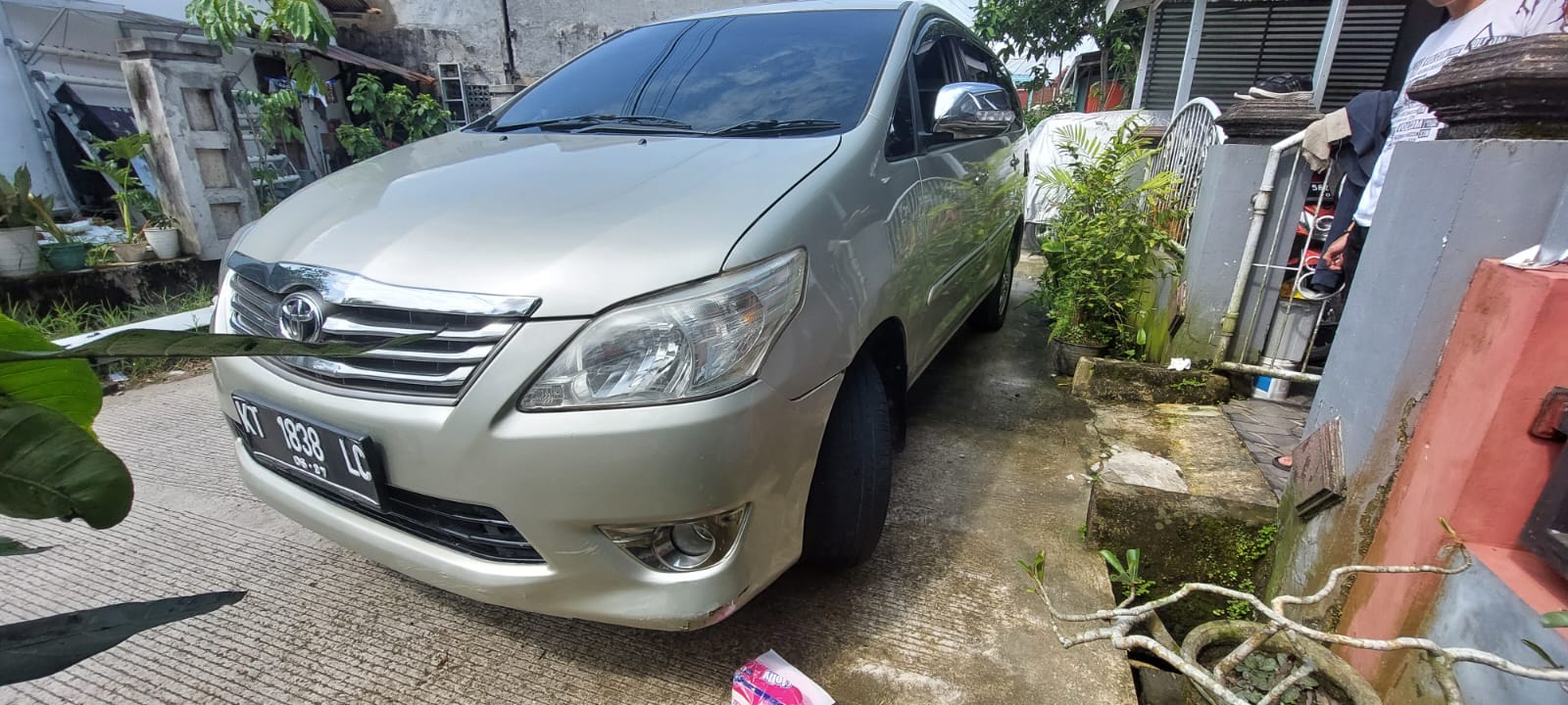 2012 Toyota Innova 2012 Toyota Innova