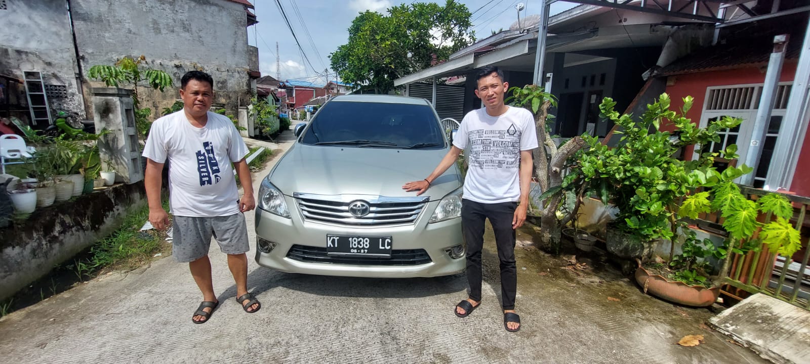 2012 Toyota Innova 2012 Toyota Innova