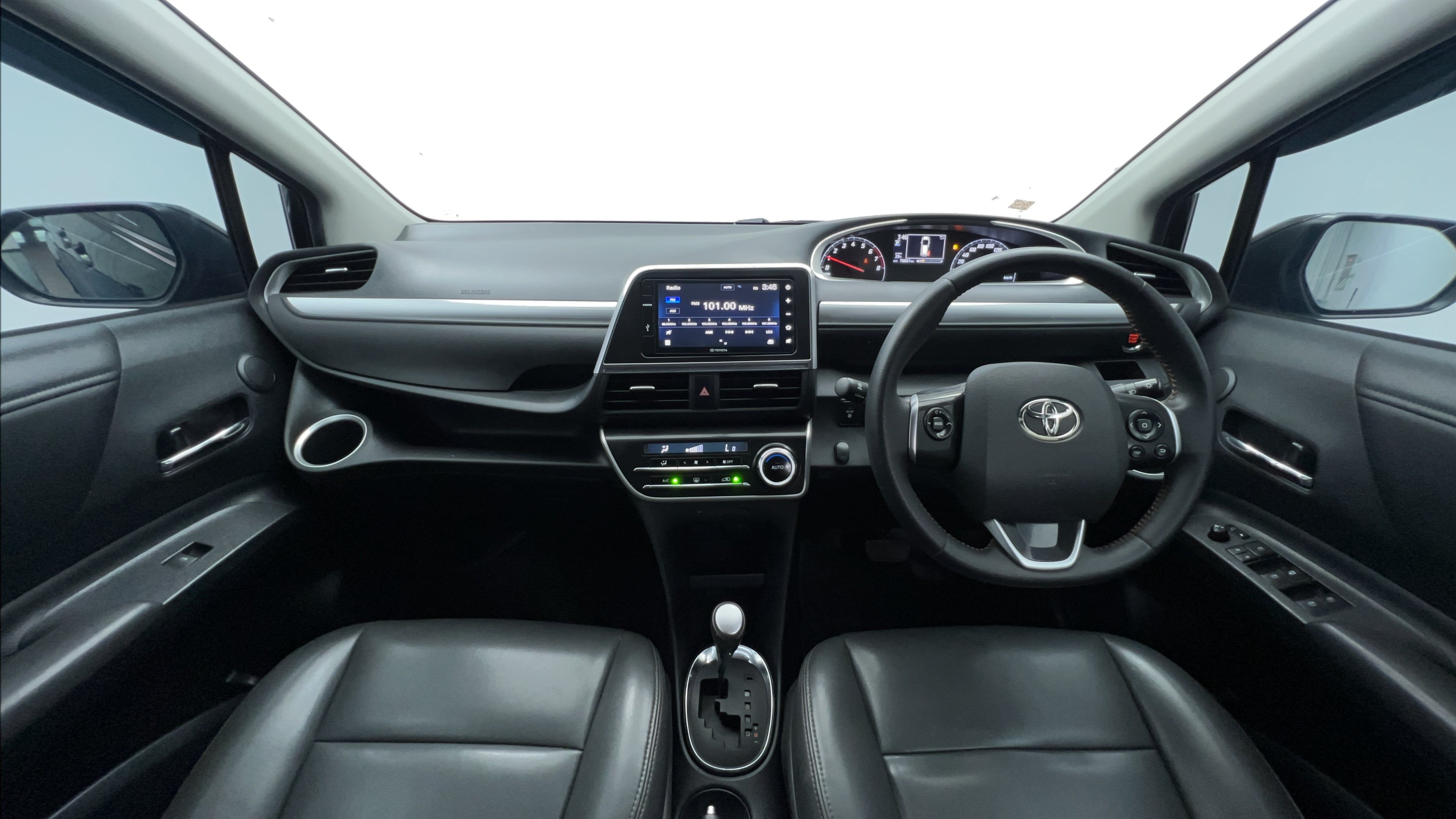 Dijual 2017 Toyota Sienta 1.5L Q AT 1.5L Q AT Bekas