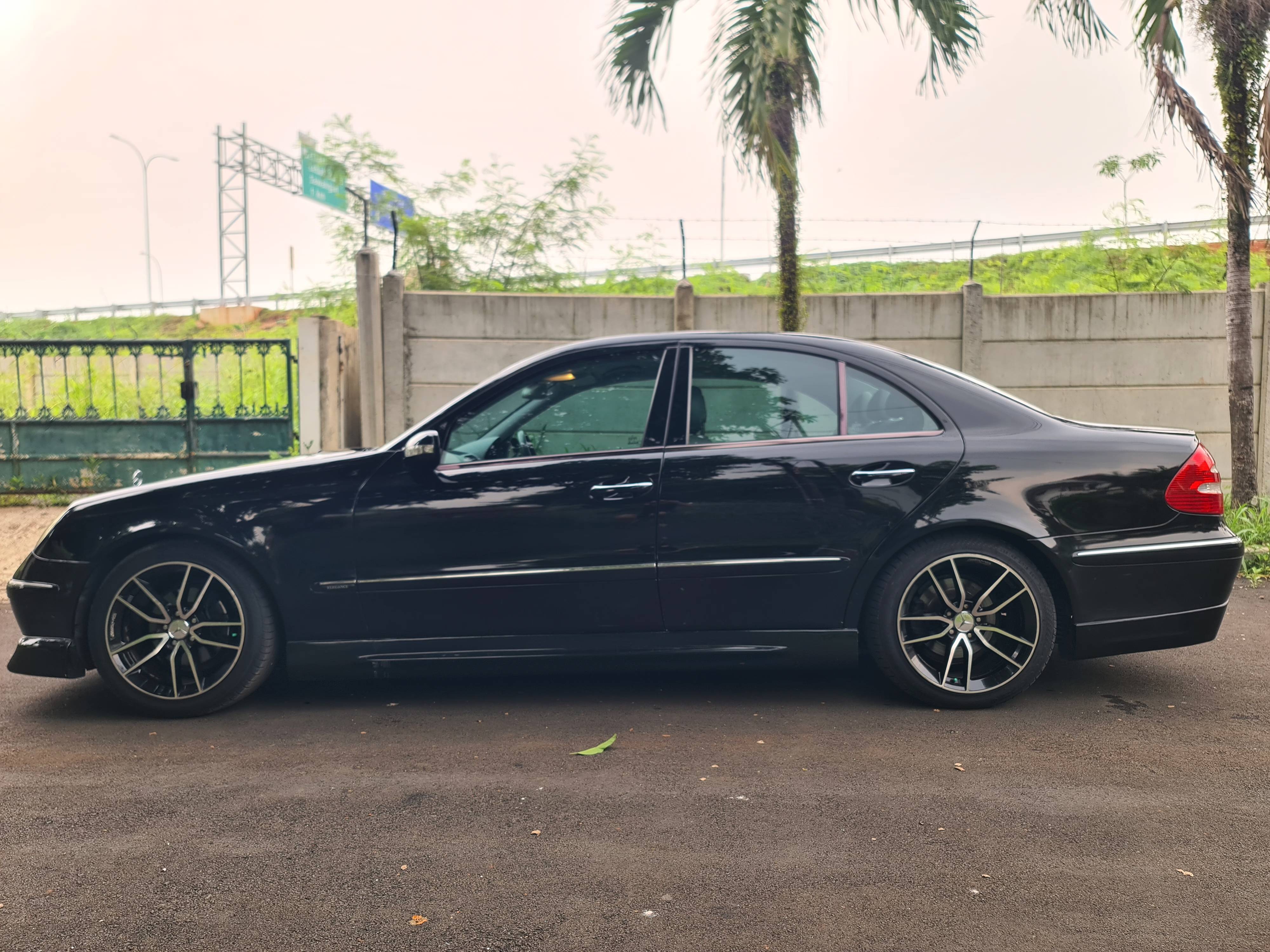 2005 Mercedes Benz E-Class 2005 Mercedes Benz E-Class